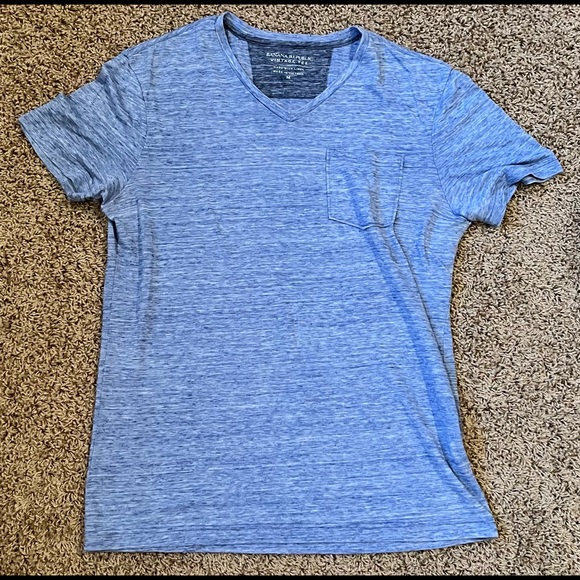 Banana Republic Vintage Tee - Picture 2 of 3